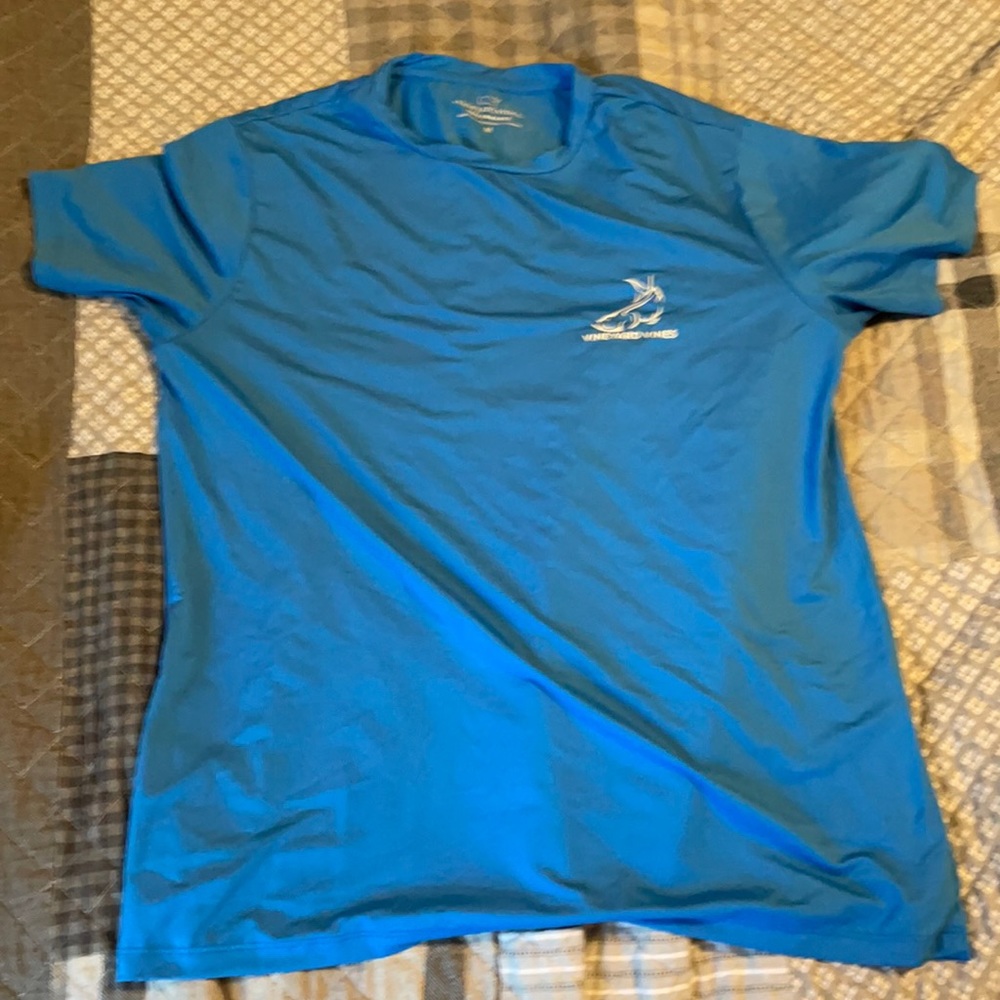athletic material vineyard vines shirt